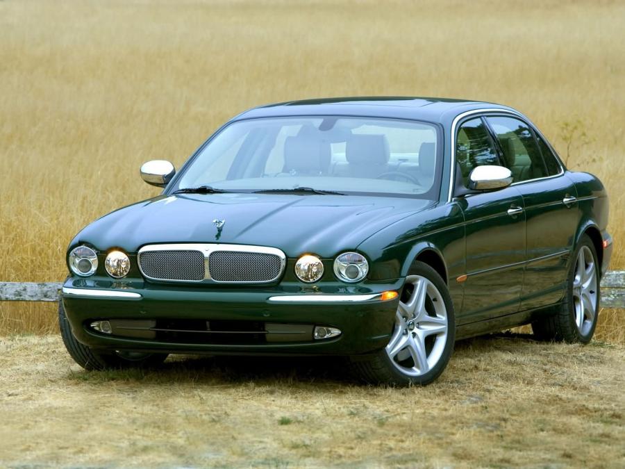  Jaguar XJ Super V8 2003 года  (фото 32 из 46)